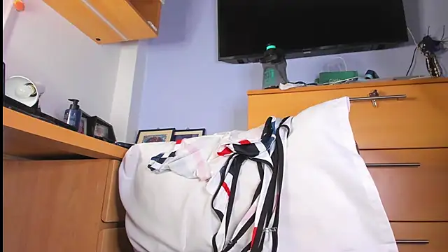 MikeMiller2: διαδικτυακό σόου στην κάμερα