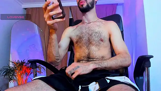 _YOURHEROn Live XXX chat