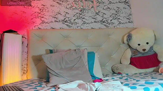 Lili__taylor 即時 XXX 聊天