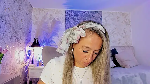 XXX chat uživo modela Liannaa_