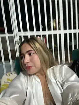 Moom_evil1177 Show in webcam