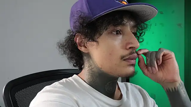 trieone's Webcam Show