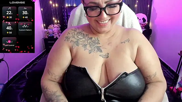 Czat XXX na żywo – Ivonnee__