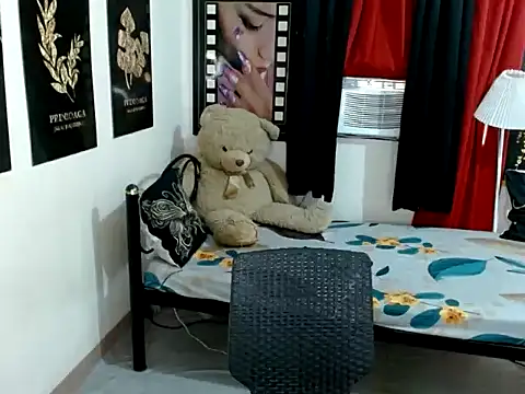 UrhotGoddess Pertunjukan Webcam