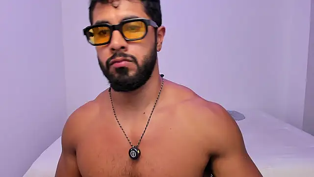 Santiago_huntt – Naživo XXX chat