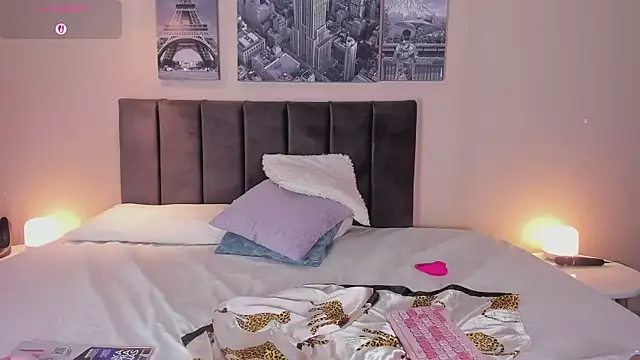 Anny-Cute Adlı Modelin Canlı XXX Sohbeti