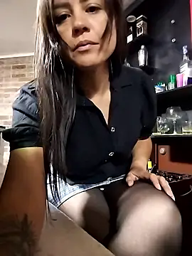 karlagiraldo198 即時 XXX 聊天