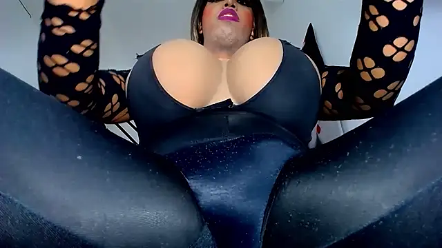 valentinabigcock23 live XXX chat