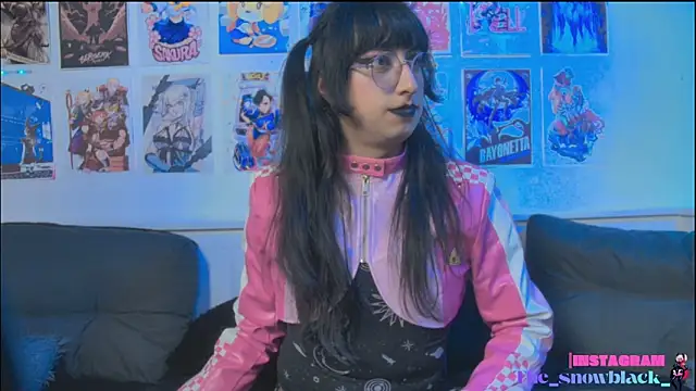 snowblack_'s Live XXX Chat