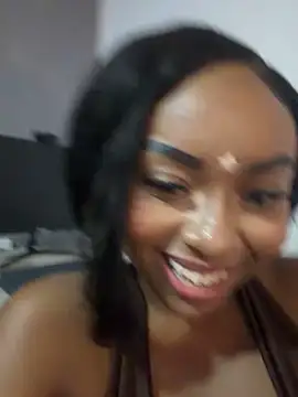 Kloe_rousse01: онлайн-секс-чат