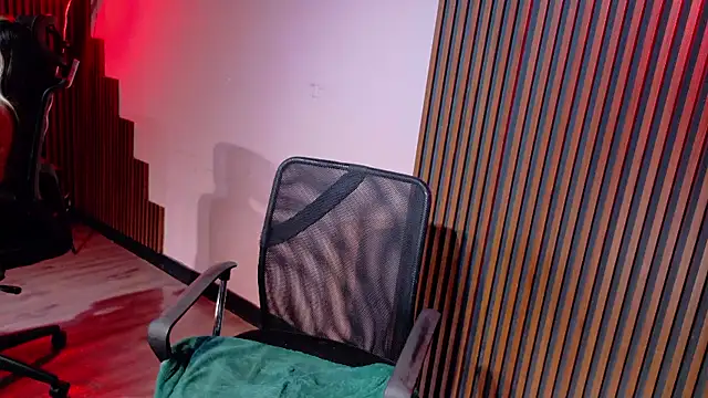 _MileyRoss: онлайн-секс-чат