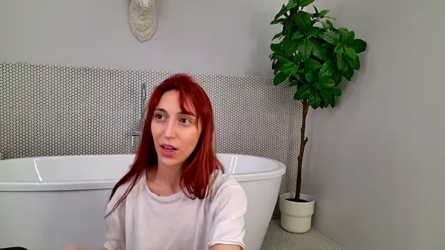 LeyaAtwood Chat XXX live