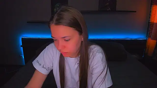 AlexaBarkley Adlı Modelin Canlı XXX Sohbeti