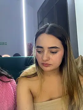 Antonella_Julieta ওয়েবক্যাম শো