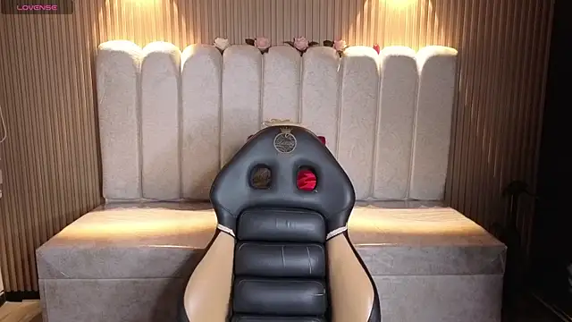 _Mia_Evans_1's Live XXX Chat