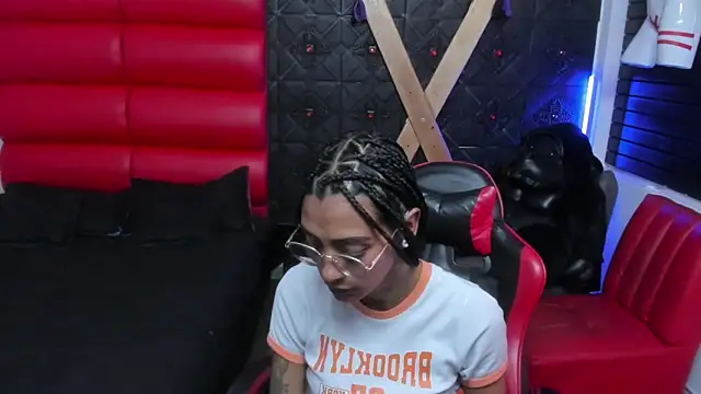 Czat XXX na żywo – KarlaSlutSkinny__