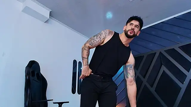 Petesevans élő XXX-chatje