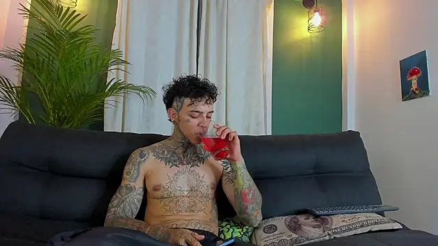 Chat XXX ao vivo de Aron_ford