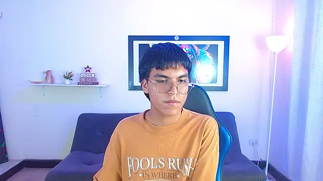 Maecum18's Live XXX Chat