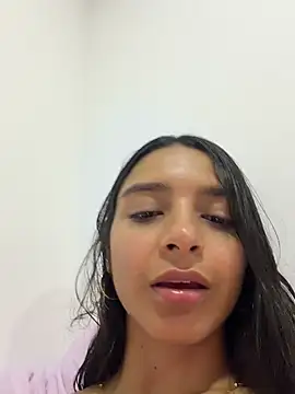 violeta365 Adlı Modelin Canlı XXX Sohbeti