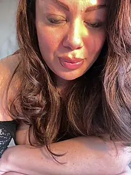 BadAssVeronica: διαδικτυακό σόου στην κάμερα