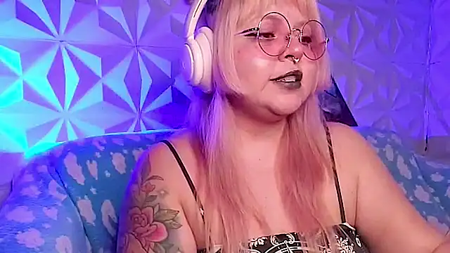 Chatroom XXX en direct de Satyn_doll