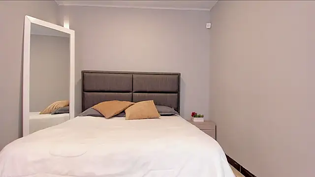 bulma_bambina_ Adlı Modelin Canlı XXX Sohbeti