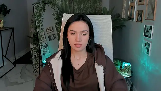 MonicaFarmer Chat XXX in diretta