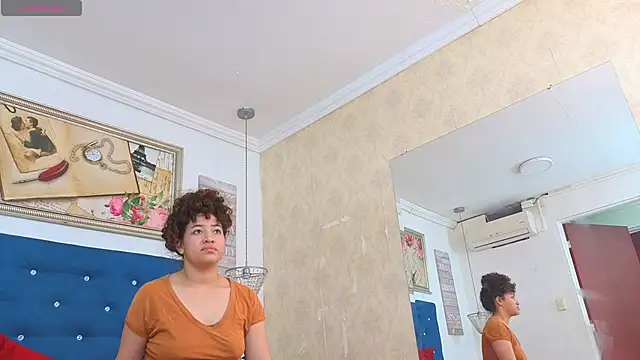 meganrousx 现场XXX聊天