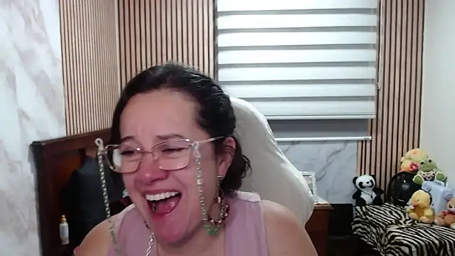 Chat +18 de Sonialorens_ ao vivo