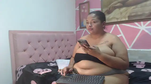 Doll_rihana's Live XXX Chat