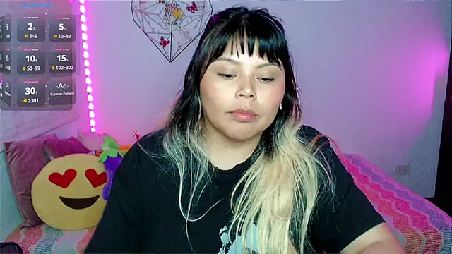 EllieMoonX লাইভ XXX চ্যাট