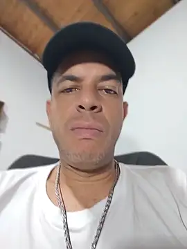 Chat +18 de latinmartin73 ao vivo
