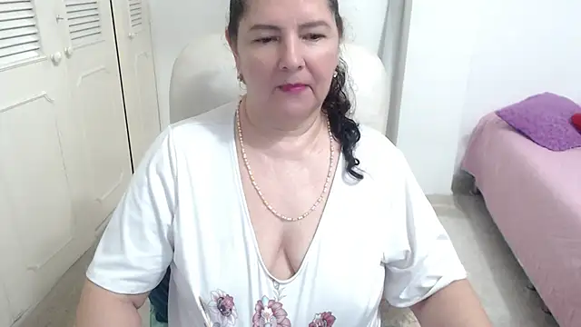 leonela_69 Adlı Modelin Canlı XXX Sohbeti