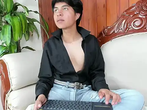 Show modela JassonMuller na web-kameri