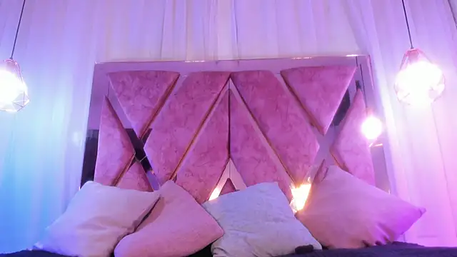 Chat XXX en directo de Curvy_Luna_