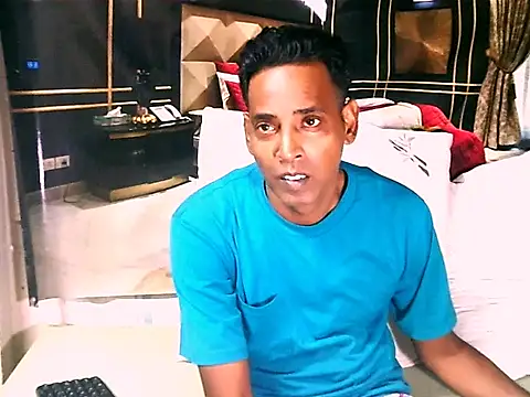 Chat XXX en directo de IndianHunk01