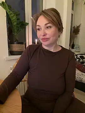 Syverelle: απευθείας συνομιλία ΧΧΧ