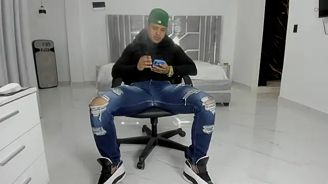 master_leather 即時 XXX 聊天