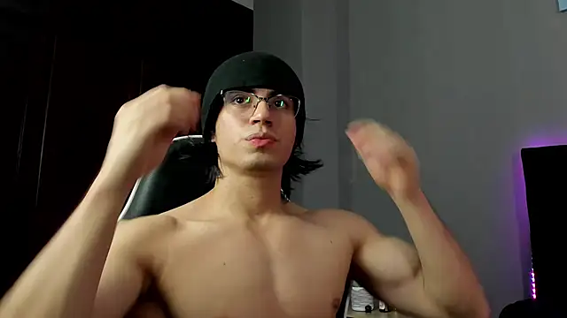 eren_jeager: онлайн-секс-чат