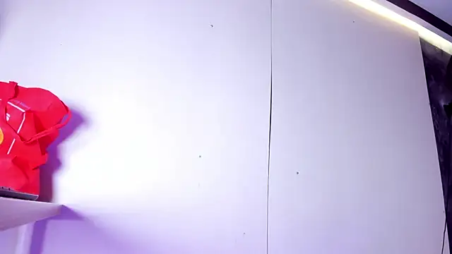 Chat +18 de nahomyrusell ao vivo