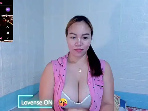 MyHumps25's Live XXX Chat