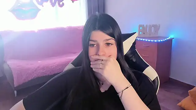 Chatroom XXX en direct de KisaModel