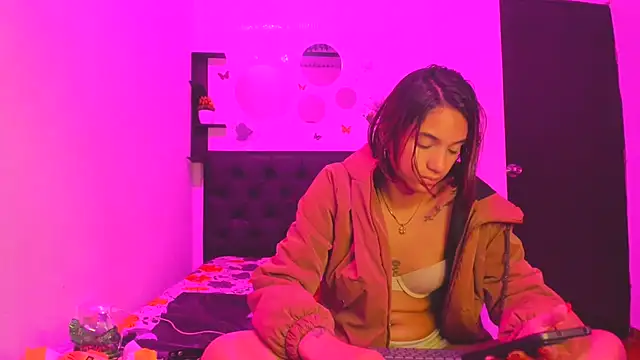 sapphire_brown20 即時 XXX 聊天