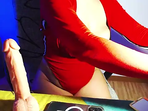 Hannah_Kiim: онлайн-секс-чат