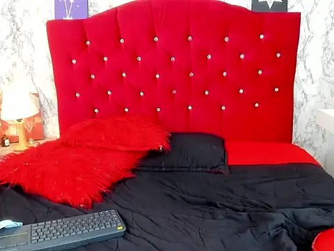 Alejandra_and_James_ Show in webcam