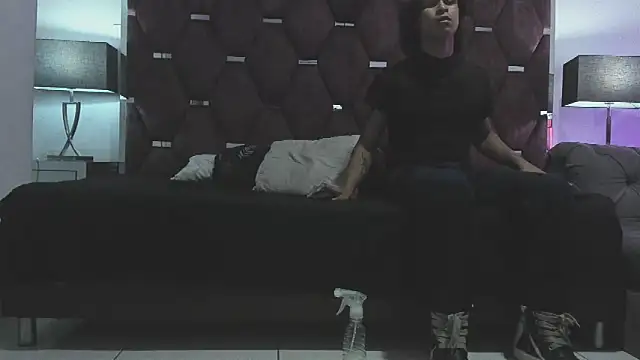 Show modela TonyBenedetti na web-kameri