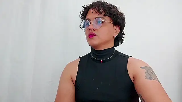 Diane_exotic: διαδικτυακό σόου στην κάμερα