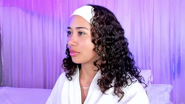 Ammy_nova Show in webcam