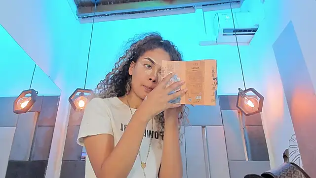 VictoriaDuart Adlı Modelin Canlı XXX Sohbeti